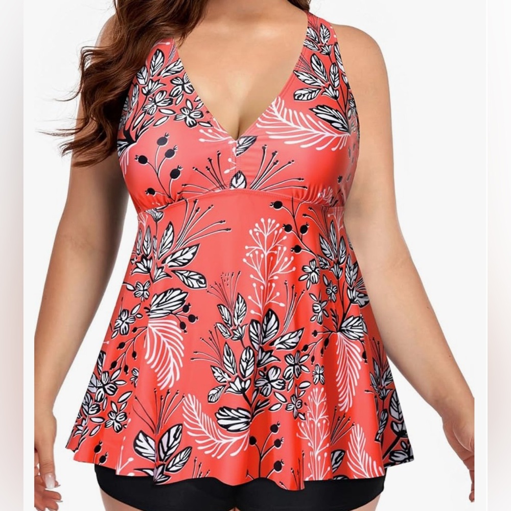 Plus Size Tankini Top - Picture 11 of 12